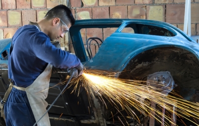 Diplomatura en Trabajos de Chapas y Pinturas de Automóvil...